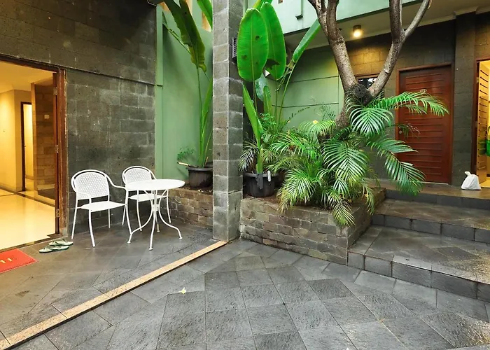 Rhiz Guest House Tebet Jakarta